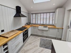 Kitchen- click for photo gallery